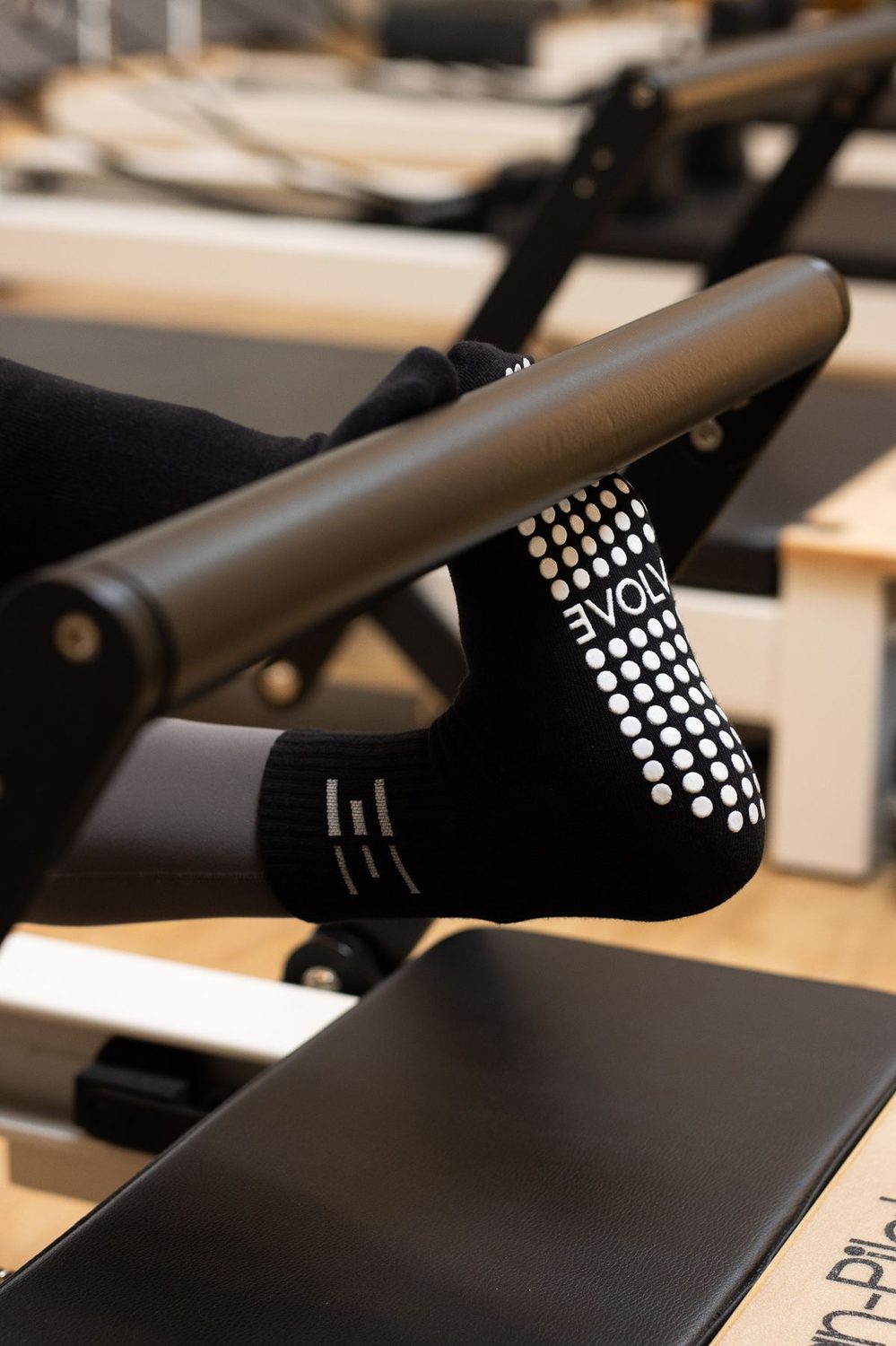 EVOLVE grip socks
